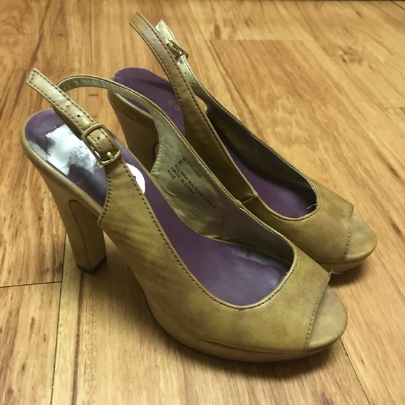 Madden Girl Brown Leather Peep Toe Slingback Heels - Picture 2 of 6